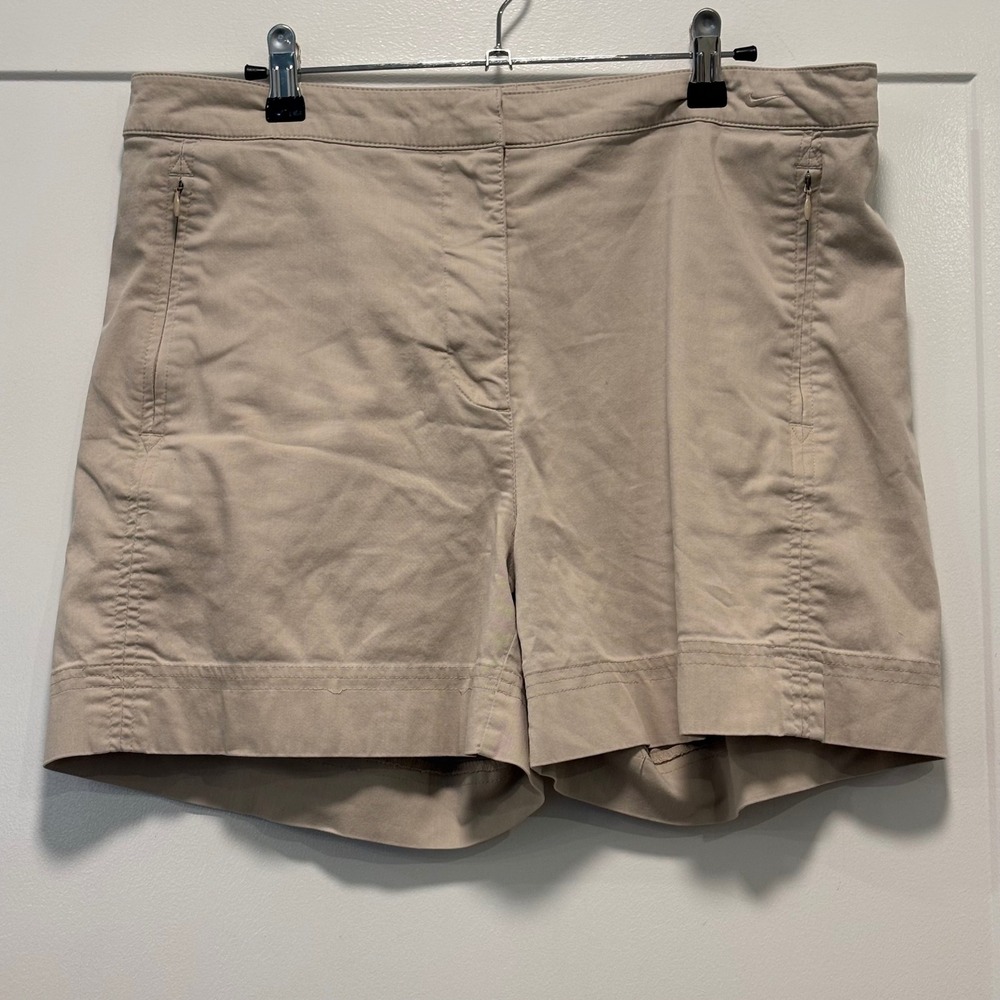 Nike Golf Dri-FIT Shorts Khaki Tan Women 12 Flat Front Zipper Pocket Performance